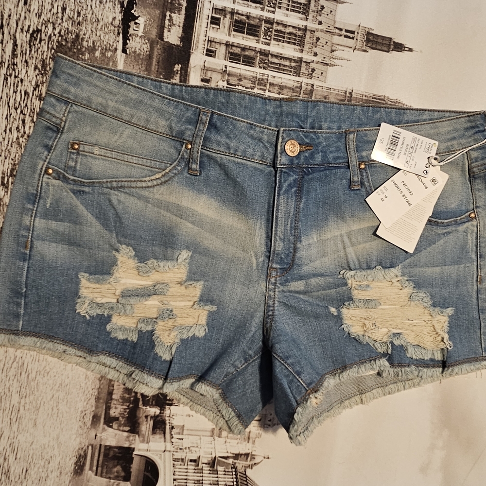 Made in green women's short light Denim women's size 10 new with tags